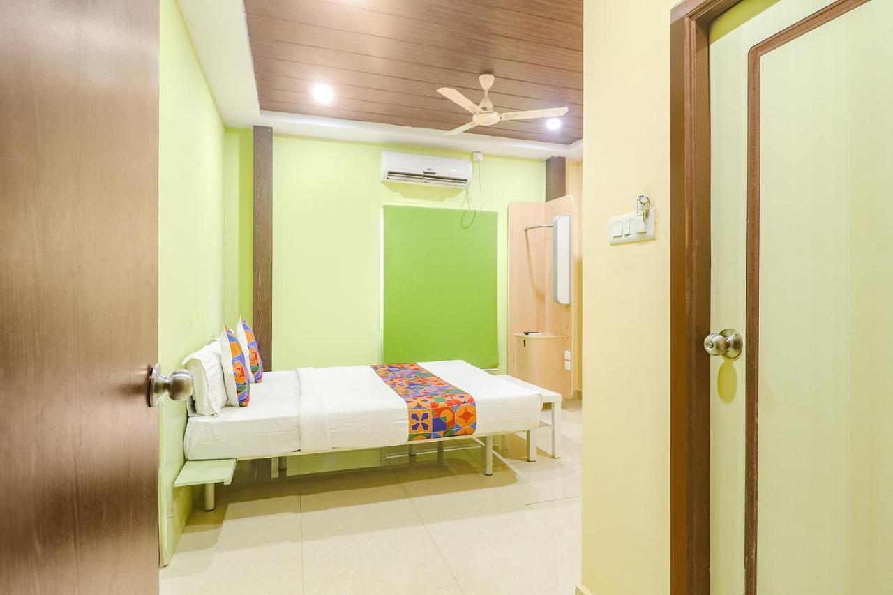 Fabexpress Airport Stay Inn - Nr Hyderabad International Airport, Shamshabad Екстер'єр фото