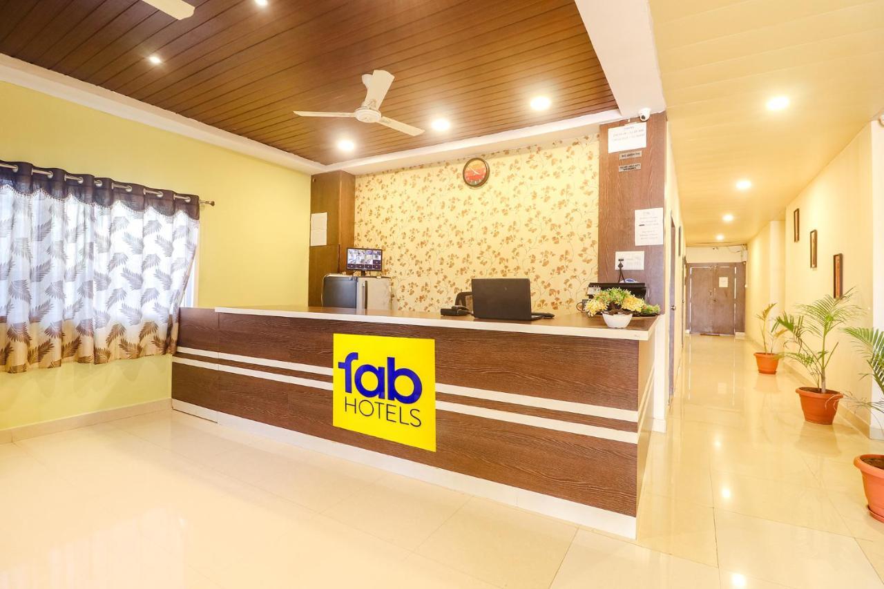 Fabexpress Airport Stay Inn - Nr Hyderabad International Airport, Shamshabad Екстер'єр фото