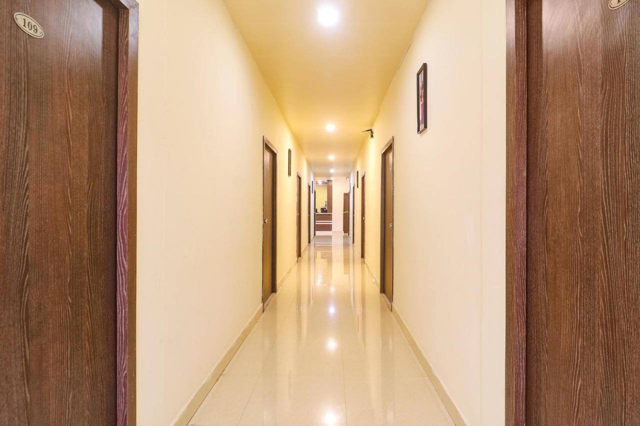 Fabexpress Airport Stay Inn - Nr Hyderabad International Airport, Shamshabad Екстер'єр фото